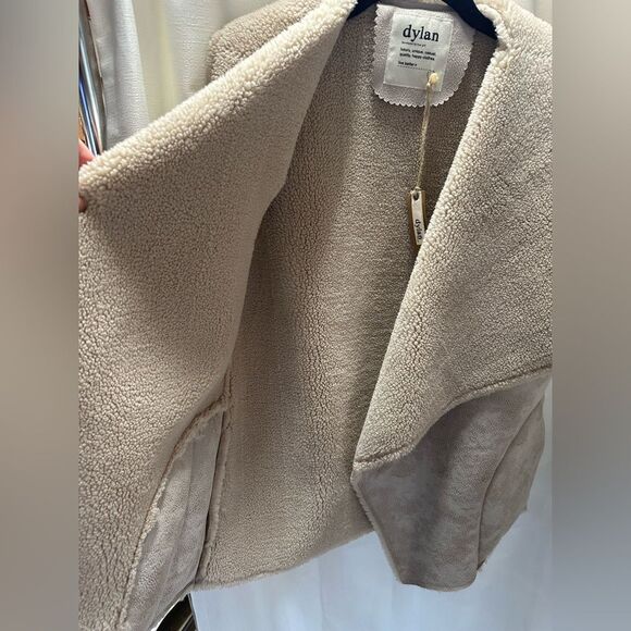 Dylan by True Grit Faux Shearling Vest with Shawl Neck, Size M NWT - Picture 5 of 14